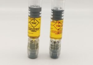 picture of cannabis oil syringe