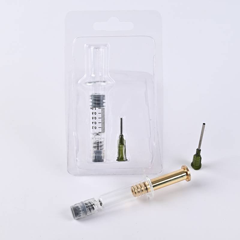 Image of glass syringe for cannabis oil