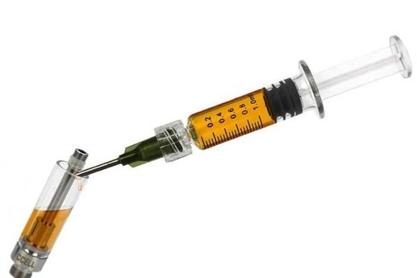 image of syringe for filling vape cartridge